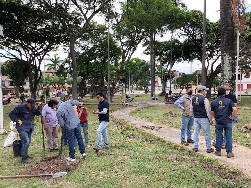 Jornada de siembra y embellecimiento en el parque del Amor