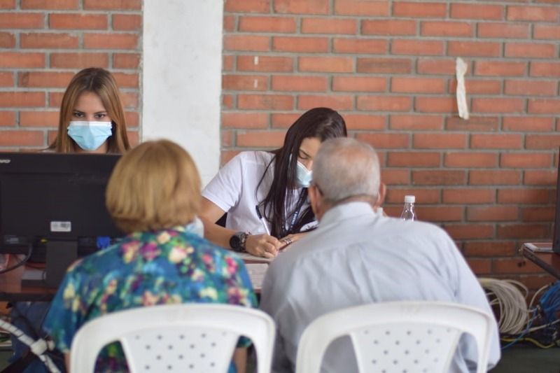 Palmira mantiene vacunación anticovid en Semana Santa
