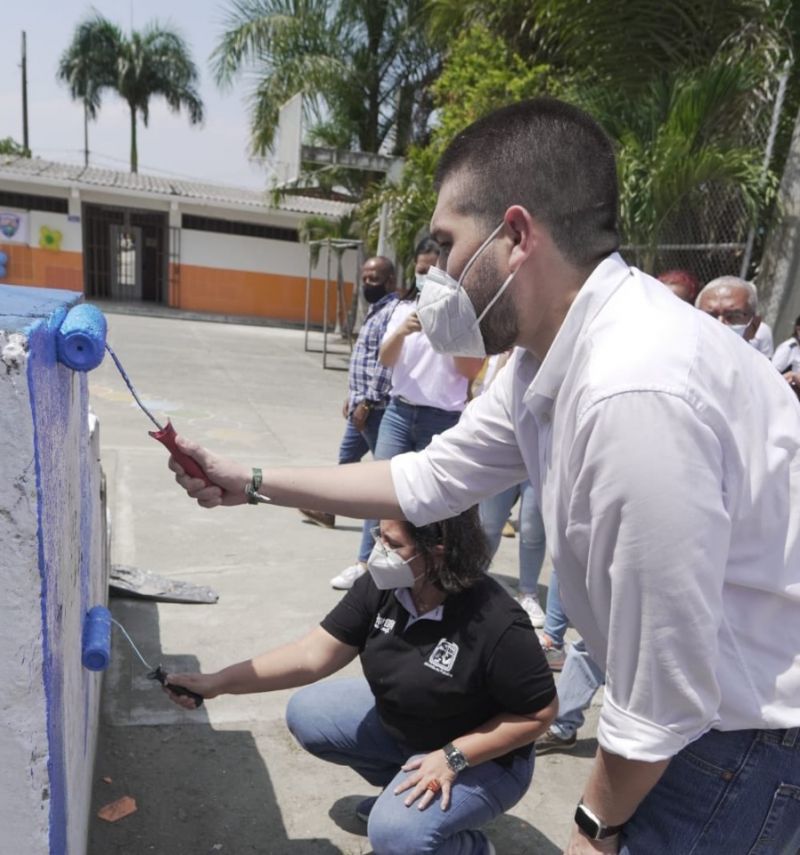 "Paulo VI" y "Sebastián de Belalcázar" recibieron pintura para mejorar instalaciones