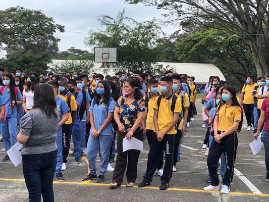 Más de 120 mil estudiantes regresaron a clases presenciales en el Valle