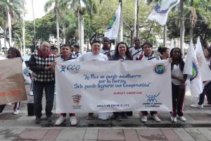 En Palmira marcharon por la paz y la no violencia