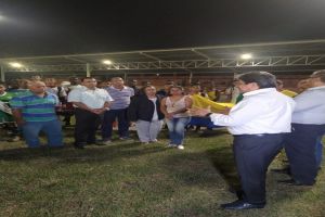 En barrio El Prado tienen polideportivo iluminado y cancha sintética
