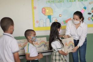 Alcaldía y Fundación Gases de Occidente entregaron kits pedagógicos