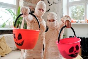 Secretaría de Salud pide quedarse en casa y no hacer reuniones de Halloween